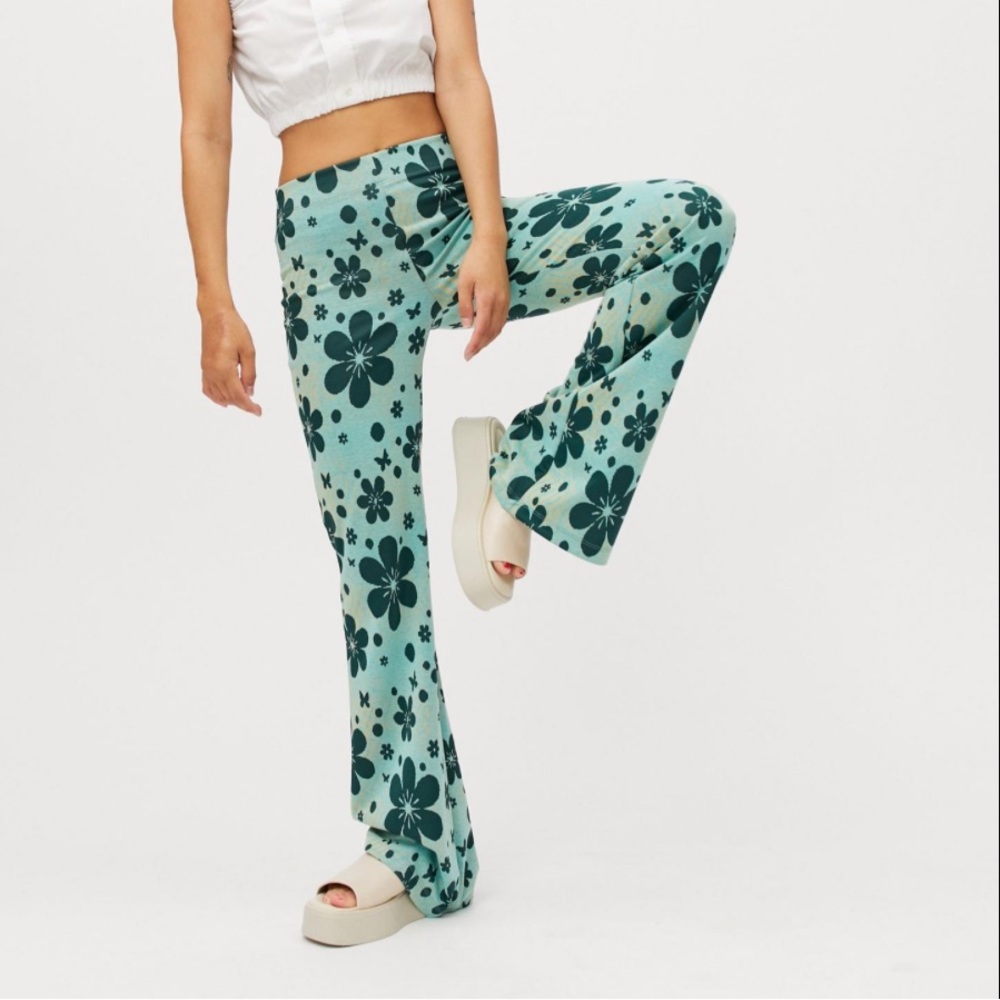 Urban outfitters green floral stretchy pants